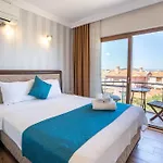 מלון Cunda Giritlioglu Adult Only 2*