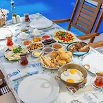 Cunda Giritlioglu Adult Only מלון