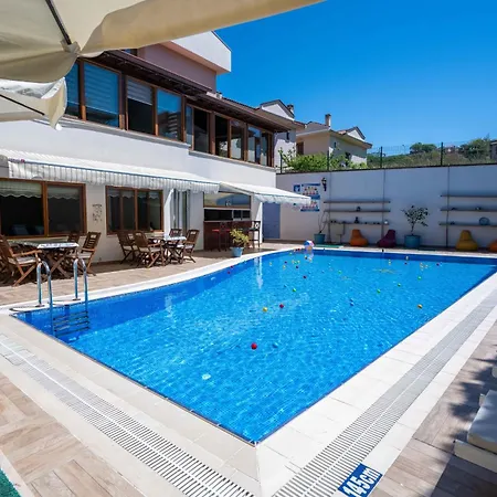 Cunda Giritlioglu Adult Only Ayvalı