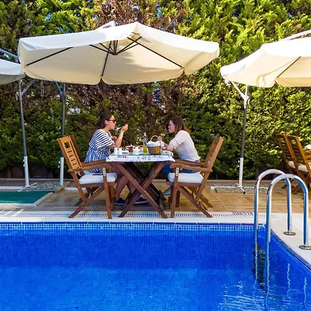 Cunda Giritlioglu Adult Only Hotel 2*