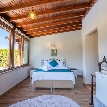 Cunda Giritlioglu Adult Only Hotel 2*