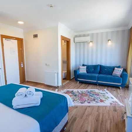 Готель Cunda Giritlioglu Adult Only