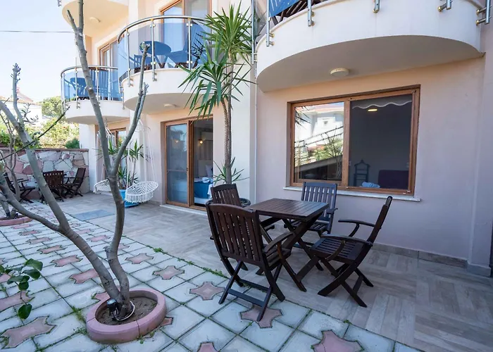 Cunda Giritlioglu Adult Only Ξενοδοχείο 2*